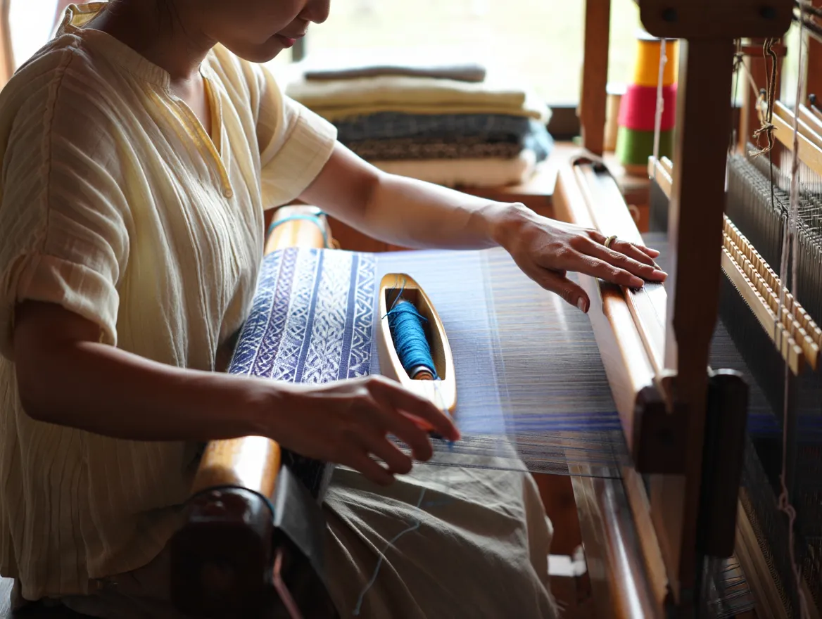 Loom weaving demonstration